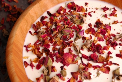 Homemade Milk Bath Recipe with Dried Red Rose Petals - Suburbia Unwrapped